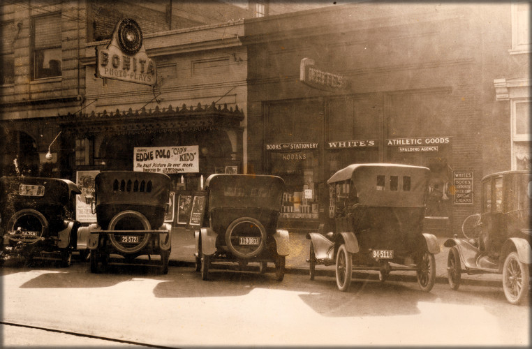 Cars in front of the White Company on 12th Street, 1922