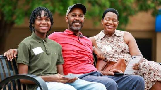 orientation team leader leading a group of orientaion students