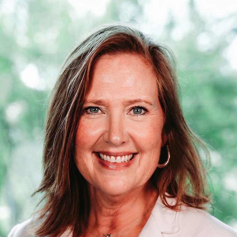 headshot of Laurie Aiken