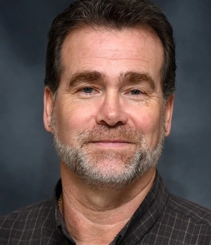 headshot of Eric Van Bibber