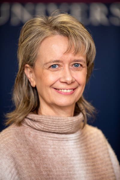 headshot of Melody Shumaker
