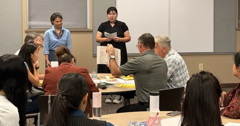 ELI students presenting their business idea