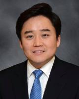 headshot of Dr. Daewoo Lee